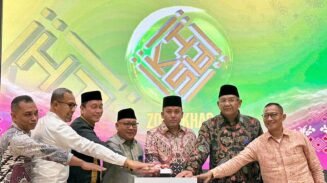 Staf Ahli Gubernur Aceh Restu Andi Surya, saat meresmikan Zona Kuliner Halal, Aman dan Sehat (Zona KHAS) Kantin RSUDZA Banda Aceh, Sabtu (14/6)