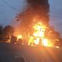Kebakaran menghanguskan toko sembako dan rumah kontrakan di Gampong Limpok, Kecamatan Darussalam, Aceh Besar, Kamis sore (12/6). (Foto: Dok. BPBD Aceh Besar)