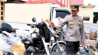 Polres Aceh Timur bersama Bea Cukai Langsa berhasil mengamankan barang dan hewan ilegal yang diselundupkan dari luar negeri melalui jalur laut di wilayah hukum Polsek Madat, pada Ahad pagi (15/6). (Foto: Dok. Polres Aceh Timur)