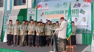 Rais Syuriah PWNU Aceh, Tgk H Nuruzzahri Yahya (Waled Nu) saat melantik Pengurus PCNU Aceh Besar masa khidmat 2025–2030 di Pesantren Ruhul Falah, Samahani, Aceh Besar, Kamis (19/6). (Foto: Ist)