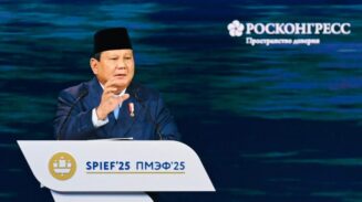 Presiden Prabowo menyinggung Gubernur Aceh Muzakir Manaf atau Mualem dalam diskusi panel acara St Petersburg International Economic Forum (SPIEF) 2025. (Foto: Ist)