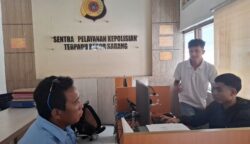 Riandi Armi saat membuat laporan penghinaan profesi wartawan di Polres Sabang, Senin (23/6). (Foto: Ist)