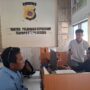 Riandi Armi saat membuat laporan penghinaan profesi wartawan di Polres Sabang, Senin (23/6). (Foto: Ist)