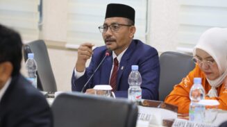 Anggota DPD RI asal Aceh, H. Sudirman atau Haji Uma, dalam rapat Komite I DPD RI pada Rabu, 25 Juni 2025. (Foto: Ist)