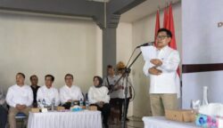 Menteri Koordinator Pemberdayaan Masyarakat (Menko PM), Abdul Muhaimin Iskandar, mendorong pelatihan keterampilan khusus kepariwisataan bagi masyarakat Desa Sengkidu, Karangasem, Bali.