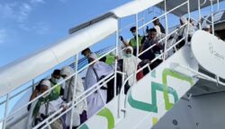 Jamaah haji Aceh kloter 02 tiba di Bandara Internasional SIM Blang Bintang, Aceh Besar, Ahad, 29 Juni 2025. (Foto: Ist)