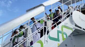 Jamaah haji Aceh kloter 02 tiba di Bandara Internasional SIM Blang Bintang, Aceh Besar, Ahad, 29 Juni 2025. (Foto: Ist)