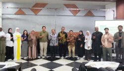 USK lepas mahasiswa program Darmasiswa Tahun Akademik 2024/2025 di Ruang VIP Gedung AAC Dayan Dawood, pada Kamis (19/06/2025). (Foto: Humas USK). 