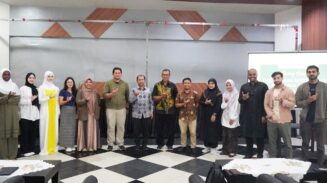 USK lepas mahasiswa program Darmasiswa Tahun Akademik 2024/2025 di Ruang VIP Gedung AAC Dayan Dawood, pada Kamis (19/06/2025). (Foto: Humas USK). 