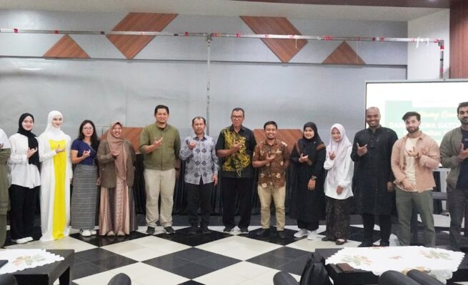 USK lepas mahasiswa program Darmasiswa Tahun Akademik 2024/2025 di Ruang VIP Gedung AAC Dayan Dawood, pada Kamis (19/06/2025). (Foto: Humas USK). 