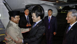 Presiden Republik Indonesia Prabowo Subianto tiba di Singapura pada Minggu malam, 15 Juni 2025. (Foto: BPMI Setpres)