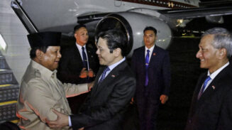 Presiden Republik Indonesia Prabowo Subianto tiba di Singapura pada Minggu malam, 15 Juni 2025. (Foto: BPMI Setpres)