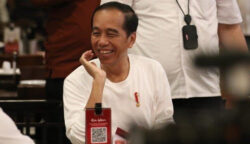 Soal Ijazah Jokowi dan Potensi Chaos, Refly Harun Sepakat dengan Rocky Gerung: Pertandingan Trust
