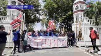 Rakyat Aceh Aksi Bawa Bendera Bulan Bintang dan Spanduk Referendum, Ancaman Disintegrasi di Depan Mata