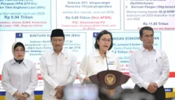 Sri Mulyani Indrawati Menkeu (kedua dari kanan) mengumumkan rencana pemberlakuan lima paket stimulus pemerintah untuk masyarakat, Senin (2/6/2025), di Kantor Presiden, Jakarta. Foto: Biro Pers Setpres