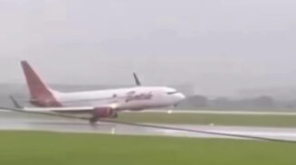 Sebuah insiden menegangkan terjadi saat pesawat Batik Air nyaris mengalami kecelakaan saat hendak mendarat di Bandara Internasional Soekarno-Hatta (Soetta) Tangerang, Sabtu (28/6).