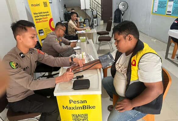 Sebagai bentuk kepedulian terhadap mitra pengemudi, Maxim berkolaborasi dengan Polda Aceh menggelar kegiatan pemeriksaan kesehatan gratis di kantor Maxim Banda Aceh.