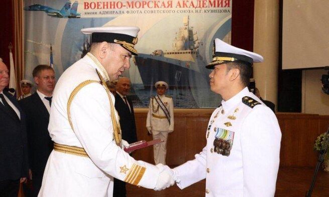 Anggota Komisi I DPR RI dari Fraksi PKB, Oleh Soleh, memberikan apresiasi tinggi kepada Mayor Laut (P) Firman Cahyadi, CTMP., CBEI., S.Hub.Int.