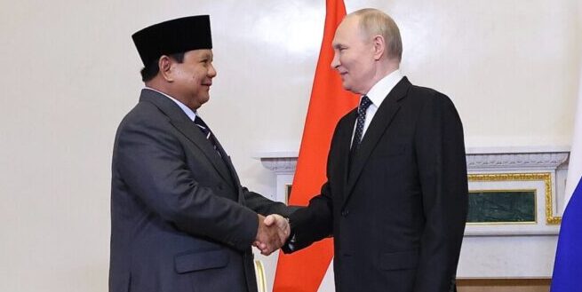 Presiden Republik Indonesia Prabowo Subianto bertemu dengan Presiden Rusia Vladimir Putin di St. Petersburg pada Kamis, 19 Juni 2025.