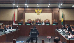Hasto Kristiyanto, Harun Masiku, PDIP suap, Rp 400 juta, PAW DPR 2019, suap KPU, Hambatan penyidikan, WhatsApp Harun, “Ok sip” Hasto, teguran kader PDIP, fatwa MA Harun, ancaman mundur Hasto, penyidikan KPK, Tipikor Jakarta, konfirmasi sidang, komunikasi politik PDIP, dana operasional PAW, penghapusan bukti Harun, perintangan penyidikan, kasus korupsi politik.