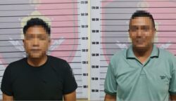 Dua pelaku judi online diamankan dari salah satu warung kopi yang berada di wilayah Kecamatan Samadua, Aceh Selatan, Sabtu, 31 Mei 2025.