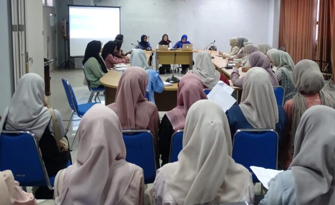 Prodi Ilmu Administrasi Negara Fakultas Ilmu Sosial dan Ilmu Politik UIN Ar-Raniry menggelar kuliah umum “Relevansi Isu Viral terhadap Responsivitas Pelaksana Layanan”, Senin (2/6).
