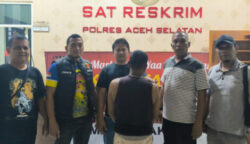 Satreskrim Polres Aceh Selatan mengamankan pria berinisial SK (54), warga Gampong Pinto Rimba, Kecamatan Trumon Timur, seorang ayah yang diduga melakukan rudapaksa anak kandungnya sendiri, hingga korban hamil. (Foto: Dok. Polres Aceh Selatan)