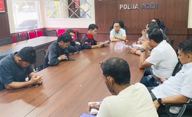 Aliansi Mahasiswa dan Pemuda Anti Korupsi (ALAMP AKSI) menggelar audiensi dengan Ditreskrimsus Polda Aceh, Selasa (3/6).