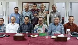 Pertemuan OJK Aceh dengan jajaran Komisaris dan Direksi Bank Aceh Syariah. (Foto: Ist)