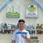Ketua DPW Alamp Aksi Provinsi Aceh Mahmud Padang di tugu Pulau Panjang, Kabupaten Aceh Singkil