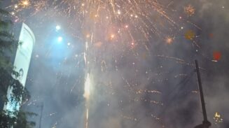 Pesta kembang api meriahkan malam takbiran menyambut Hari Raya Idul Adha 1446 Hijriah, Kamis malam (5/6/2025)
