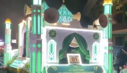 Gampong Lamteumen Barat dari Kecamatan Jaya Baru menyabet Juara I gelaran Pawai Takbir Hari Raya Idul Adha 1446 Hijriah di Banda Aceh yang digelar Kamis malam, 5 Juni 2025. (Foto: Ist)