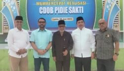 Sejumlah tokoh Kabupaten Pidie berkumpul di Lamlo, Kecamatan Sakti, Senin (9/6), dalam rangka konsolidasi percepatan realisasi CDOB Pidie Sakti. (Foto: Ist)