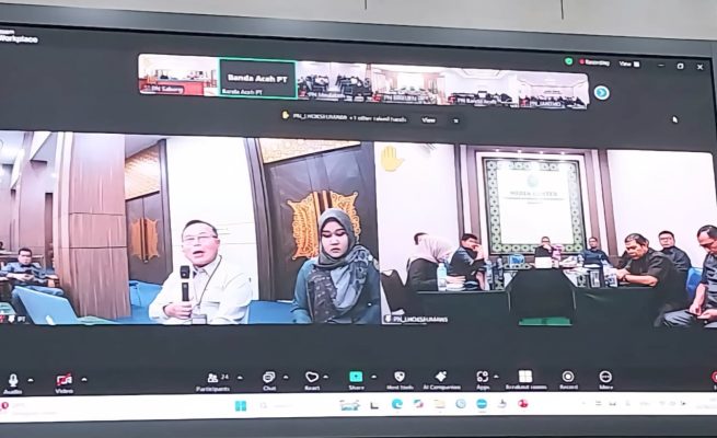Ketua Pengadilan Tinggi Banda Aceh, Nursyam SH MH menyampaikan arahan dan sosialisasi Maklumat Mahkamah Agung Tahun 2017 terkait pembinaan dan pengawasan kepada Hakim dan Aparatur Pengadilan, Selasa (10/6).