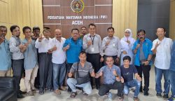 Tim Humas dan Sekretariat Perusahaan Bank Aceh Syariah (BAS) bersama dengan Pengurus PWI Aceh, Rabu sore, 11 Juni 2025. (Foto: Dok. PWI Aceh)