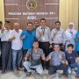 Tim Humas dan Sekretariat Perusahaan Bank Aceh Syariah (BAS) bersama dengan Pengurus PWI Aceh, Rabu sore, 11 Juni 2025. (Foto: Dok. PWI Aceh)