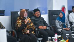 Wali Kota Banda Aceh Illiza Sa’aduddin Djamal saat berkunjung ke Command Center Pusat Pemerintahan Sumedang (PPS), Kamis, 12 Juni 2025.