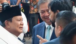 Presiden Prabowo Subianto saat bertemu Gubernur Aceh Muzakir Manaf atau Mualem di Jakarta Convention Center (JCC), Jakarta Pusat, Kamis, 12 Juni 2025. (Foto: Ist)