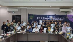 24 dosen UIN Ar-Raniry lulus sebagai asesor kompetensi bersertifikat Badan Nasional Sertifikasi Profesi (BNSP).