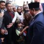 Presiden Republik Indonesia Prabowo Subianto disambut dengan meriah dan penuh antusias oleh puluhan Warga Negara Indonesia (WNI) dari berbagai kalangan, mulai dari diaspora hingga mahasiswa, di lobi hotelnya di St. Petersburg, Rusia, Rabu (18/6).