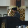 Anggota DPRD Makassar dari Fraksi Gerindra, Idris, tampil lantang dengan dua tuntutan utama dalam pandangan umum fraksinya: kebijakan pengangkutan sampah gratis untuk warga Kecamatan Manggala dan pemberdayaan Sumber Daya Manusia (SDM) tenaga kontrak yang dirumahkan.