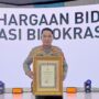 Kapolres Lhokseumawe AKBP Ahzan, menerima penghargaan Predikat Pelayanan Prima dalam ajang Pelayanan Publik Mandiri Tahun 2024 yang diserahkan oleh Kapolri Jenderal Pol Listyo Sigit Prabowo, di Gedung Mutiara PTIK, Jakarta, Kamis, 19 Juni 2025.