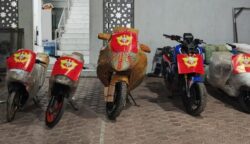 Bea Cukai Lhokseumawe menggerebek sebuah gudang yang diduga digunakan untuk menimbun barang impor ilegal dalam operasi penindakan di Dusun A, Gampong Paloh Punti, Kecamatan Muara Satu, Kota Lhokseumawe. (Foto: Ist)