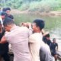 Evakuasi jenazah warga Gampong Leubok Pempeng, Kecamatan Peureulak, Kabupaten Aceh Timur, yang tewas setelah diterkam buaya saat menyelam mencari kerang di aliran sungai setempat, Sabtu (21/6) siang. (Foto: Dok. Humas Polres Aceh Timur)