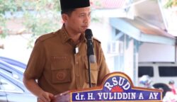 Bupati Aceh Selatan H Mirwan MS