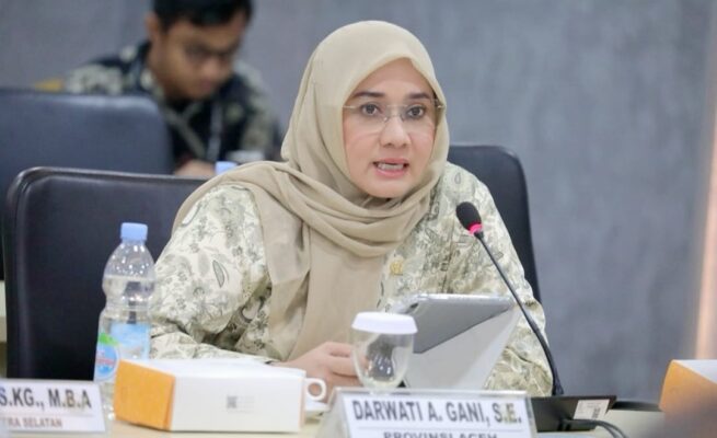 Senator Aceh Darwati A. Gani