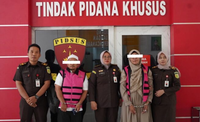 Penyidik pada Kejati Aceh pada Senin (23/6) menahan dua PNS terkait dugaan tindak pidana korupsi pengelolaan keuangan Balai Guru Penggerak (BGP) Provinsi Aceh 2022–2023. (Foto: For Infoaceh.net)