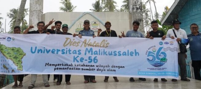 Tim Ekspedisi Dies Natalis Unimal saat berada di Pulau Panjang, Kabupaten Aceh Singkil, Ahad (22/6/2025). (Foto: Ist)
