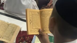 Festival Dalail Khairat se-Kota Banda Aceh digelar di Masjid Babunnajah Gampong Surien. (Foto: Ist)