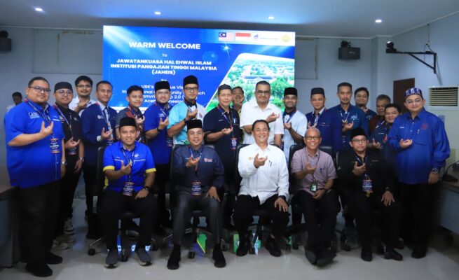 Universitas Syiah Kuala menerima kunjungan kehormatan dari delegasi Jawatankuasa Hal Ehwal Islam (JAHEIS) yang terdiri dari perwakilan 10 universitas terkemuka di Malaysia, pada Senin, 23 Juni 2025. (Foto: Ist)